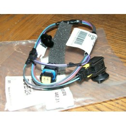 Renault gyári alkatrészek,Renault 8200525024 hátsó csomagtérajtó kábel